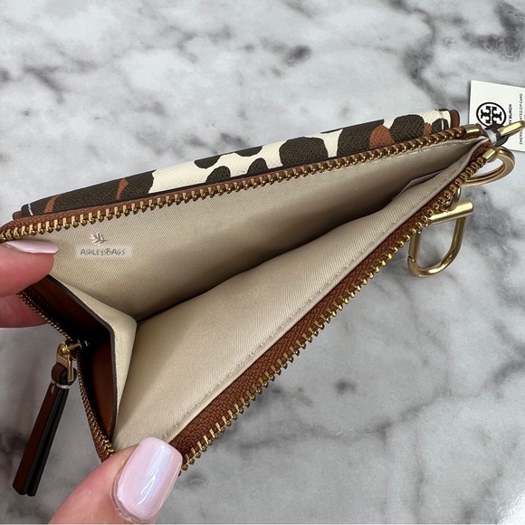 Tory Burch Emerson Printed Zip Card Case Wallet In Leopard Print - Picture 4 of 6